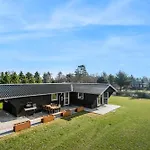 Дом отдыха Modern With 3 Bedrooms, Completely Renovated In 2025 And Located Close To Rinkobing Fjord Skjern