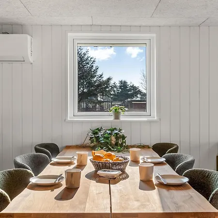 Modern With 3 Bedrooms, Completely Renovated In 2025 And Located Close To Rinkobing Fjord, Сasa de vacaciones *