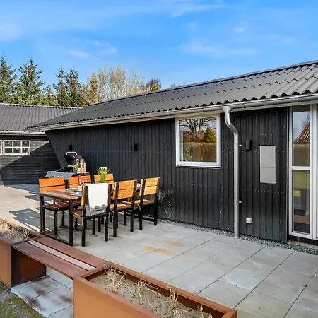 Casa de Férias Modern With 3 Bedrooms, Completely Renovated In 2025 And Located Close To Rinkobing Fjord Skjern