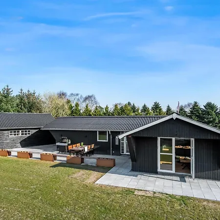 Modern With 3 Bedrooms, Completely Renovated In 2025 And Located Close To Rinkobing Fjord, Сasa de vacaciones