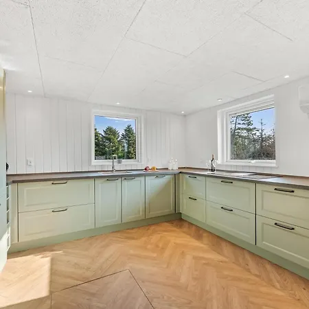 Modern With 3 Bedrooms, Completely Renovated In 2025 And Located Close To Rinkobing Fjord, Сasa de vacaciones *