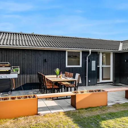 Modern With 3 Bedrooms, Completely Renovated In 2025 And Located Close To Rinkobing Fjord, Сasa de vacaciones